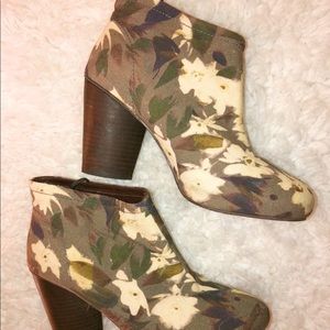 H&M Floral Green/Cream Booties